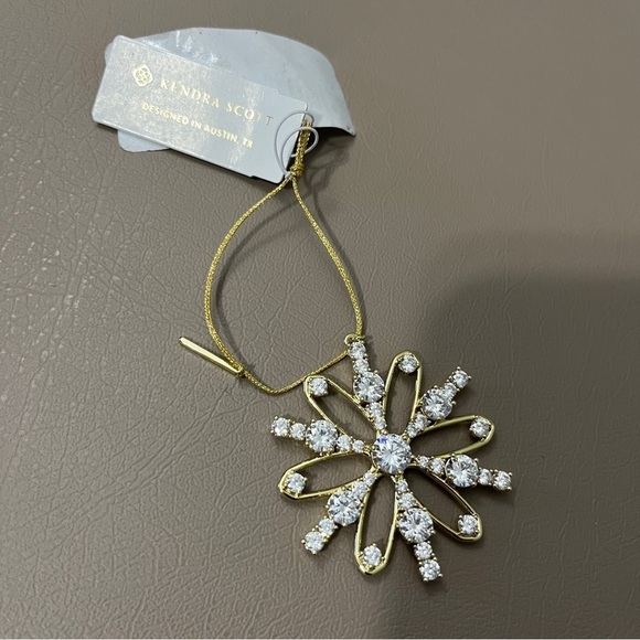 Kendra Scott Snowflake Ornament NWT Gold White - Picture 3 of 8